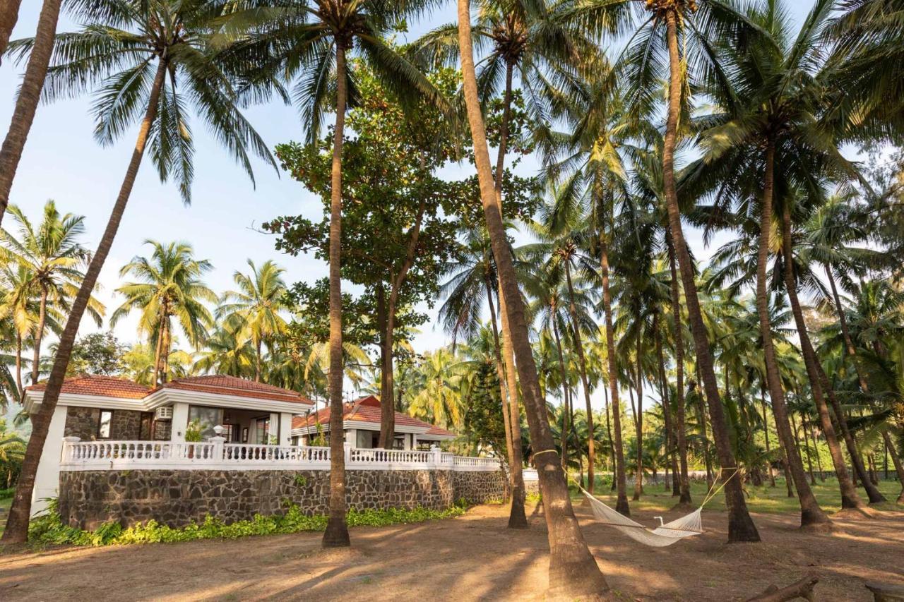 Casa Del Mer By Stayvista - Nearby Beach With, Sea-View Rooms & Coconut Farm Alibag Exterior photo