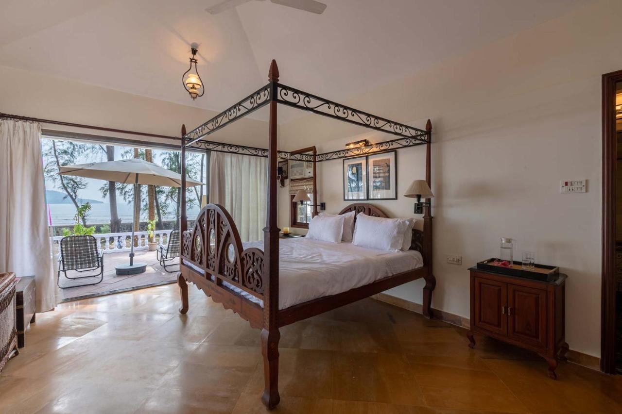 Casa Del Mer By Stayvista - Nearby Beach With, Sea-View Rooms & Coconut Farm Alibag Exterior photo