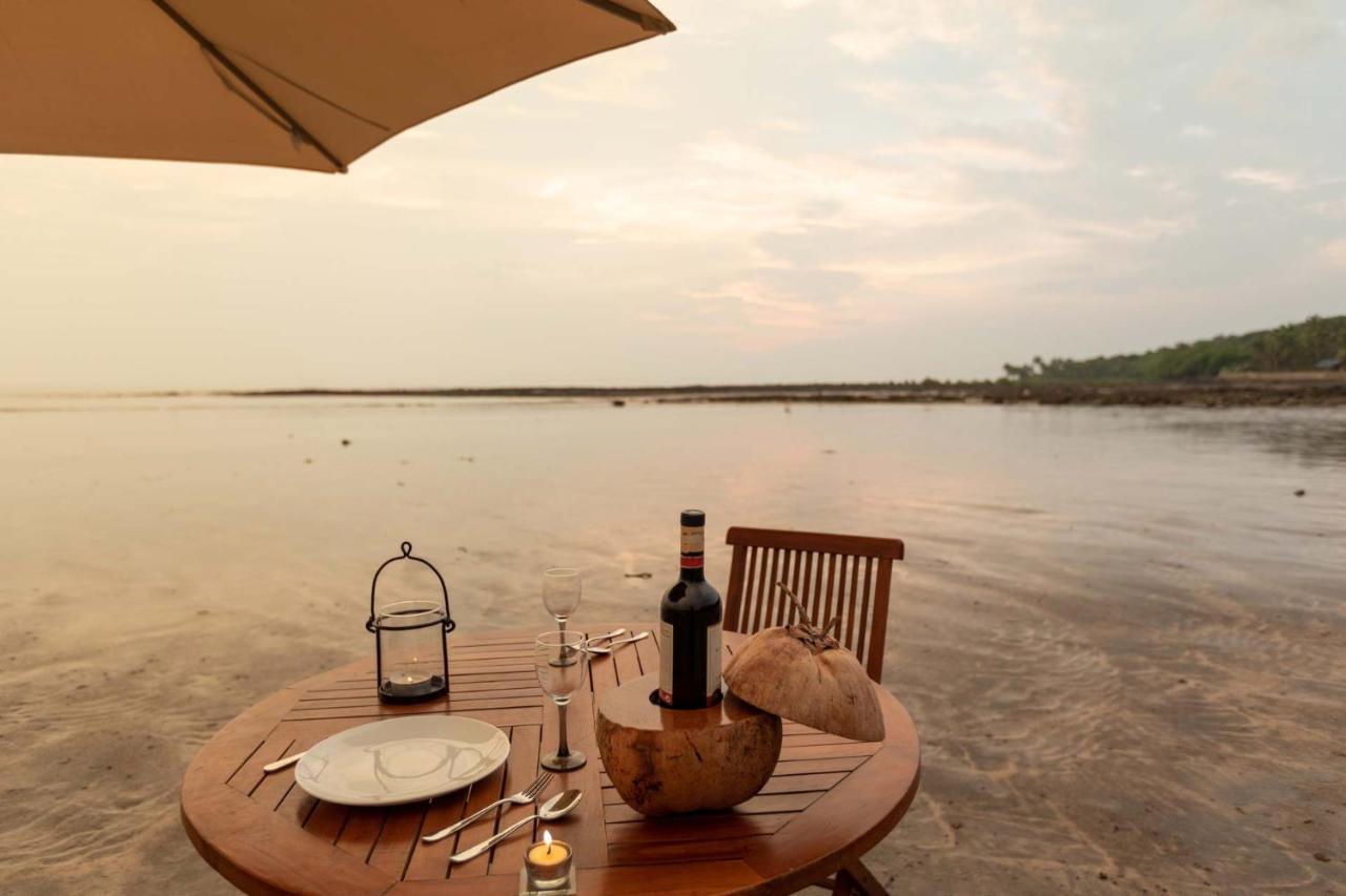 Casa Del Mer By Stayvista - Nearby Beach With, Sea-View Rooms & Coconut Farm Alibag Exterior photo