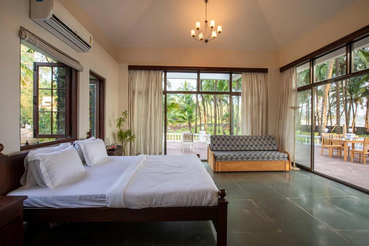 Casa Del Mer By Stayvista - Nearby Beach With, Sea-View Rooms & Coconut Farm Alibag Exterior photo