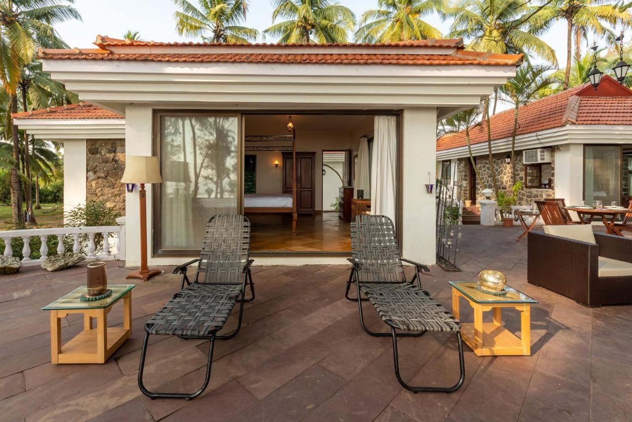 Casa Del Mer By Stayvista - Nearby Beach With, Sea-View Rooms & Coconut Farm Alibag Exterior photo