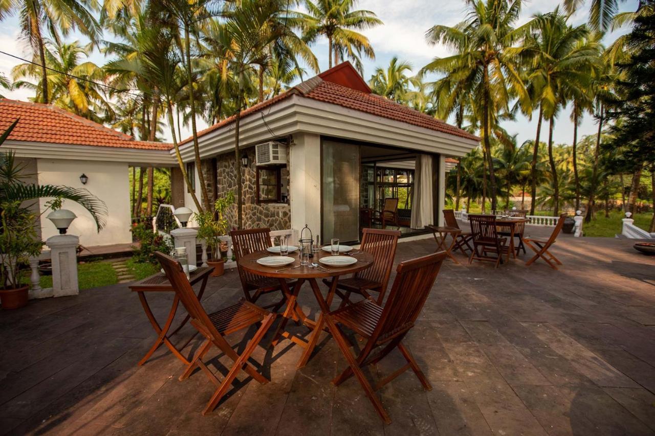 Casa Del Mer By Stayvista - Nearby Beach With, Sea-View Rooms & Coconut Farm Alibag Exterior photo