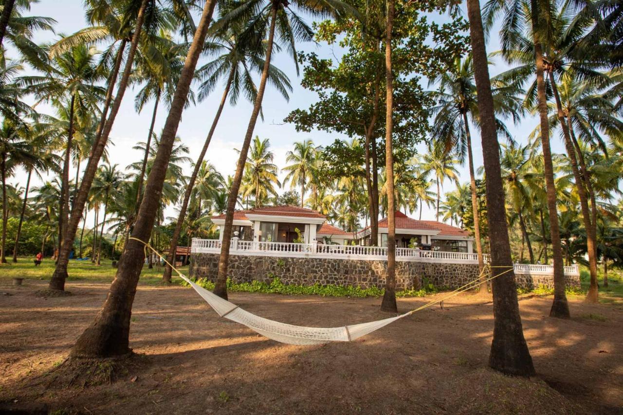 Casa Del Mer By Stayvista - Nearby Beach With, Sea-View Rooms & Coconut Farm Alibag Exterior photo